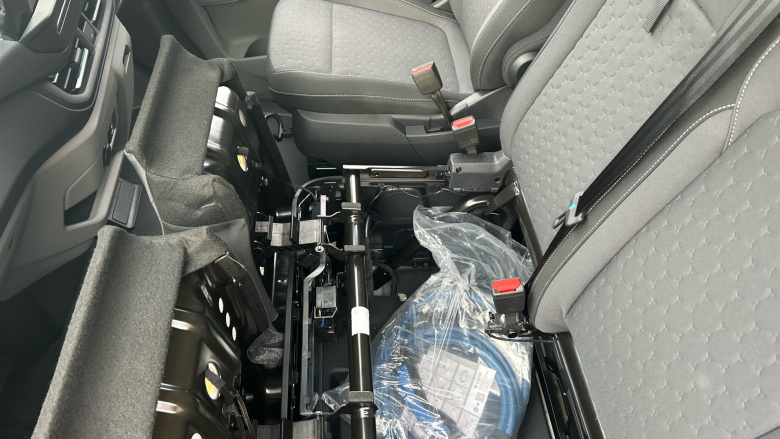 Ford Transit Custom E-320 L1 Rwd 100kW 65kWh H1 Van Limited Auto